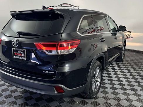 Used 2018 Toyota Highlander XLE AWD/4WD image 8