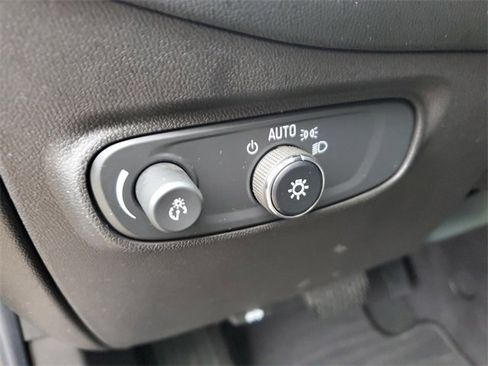 Used 2022 Chevrolet Equinox LT image 9