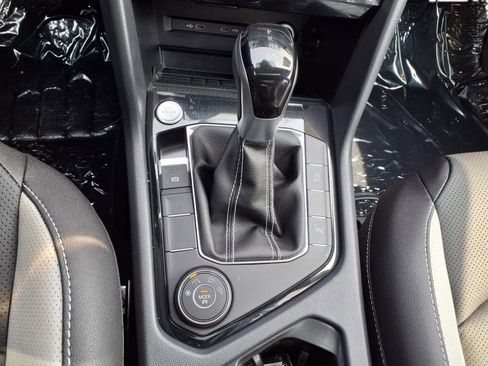 New 2025 Volkswagen Taos SEL image 17