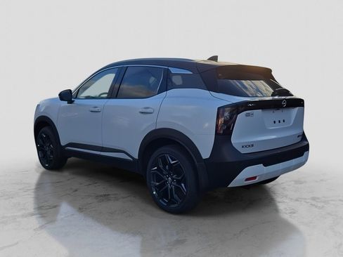 New 2026 Nissan Kicks SR w/ Cold Weather Package image 3