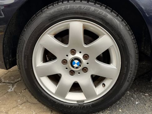 Used 2003 BMW 325xi Sedan image 34