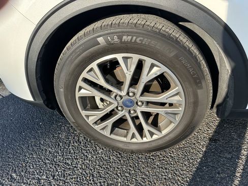 Used 2022 Ford Escape SEL image 11