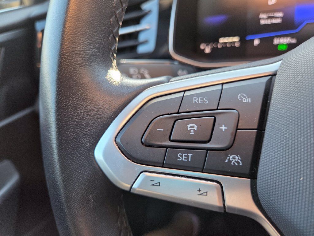 Used 2025 Volkswagen Jetta Sport FWD image 12