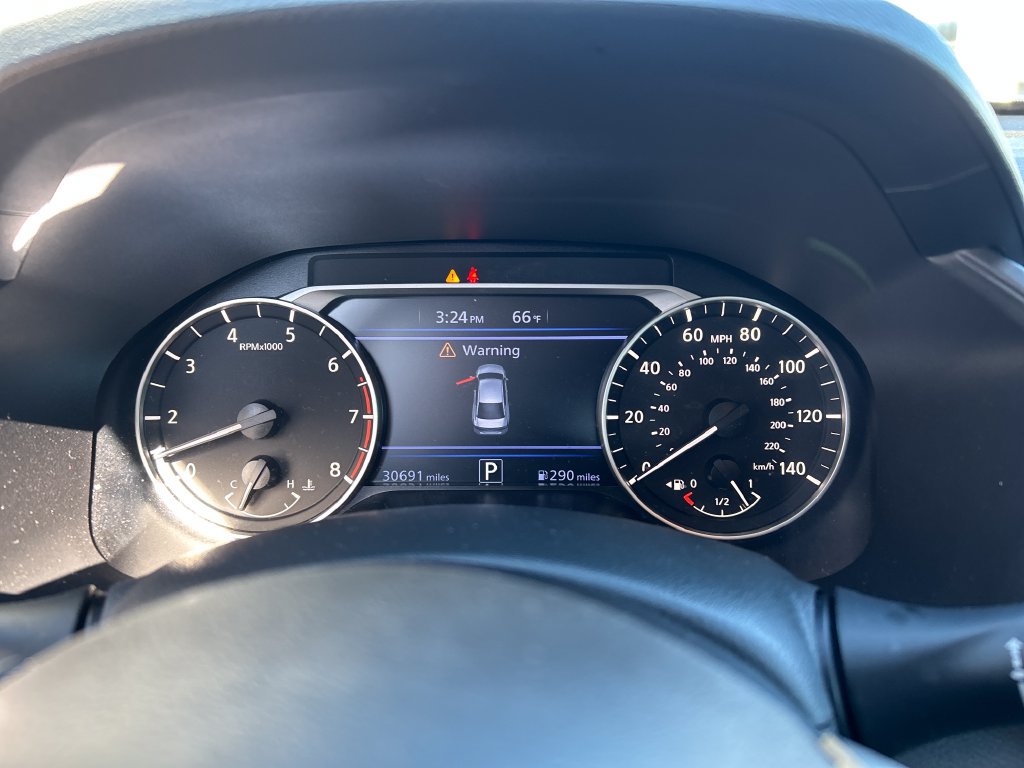Used 2025 Nissan Altima 2.5 SV FWD image 14