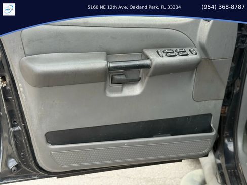 Used 2005 Ford Explorer Sport Trac XLT image 8