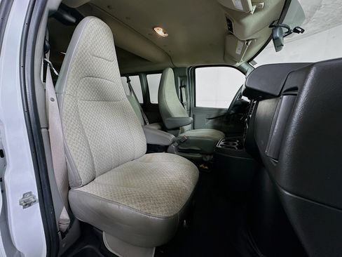 Used 2023 Chevrolet Express 3500 LS image 25