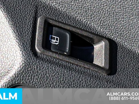 Used 2024 Volkswagen Taos SE image 42