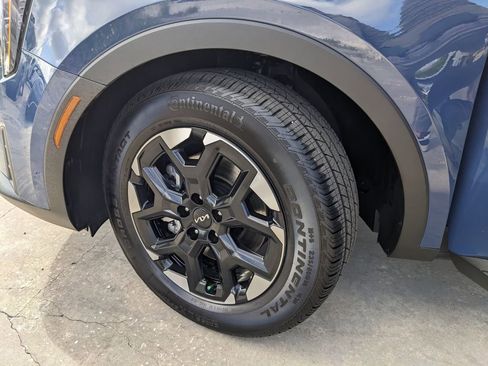 Certified 2025 Kia Sorento S w/ Panoramic Sunroof Package image 38