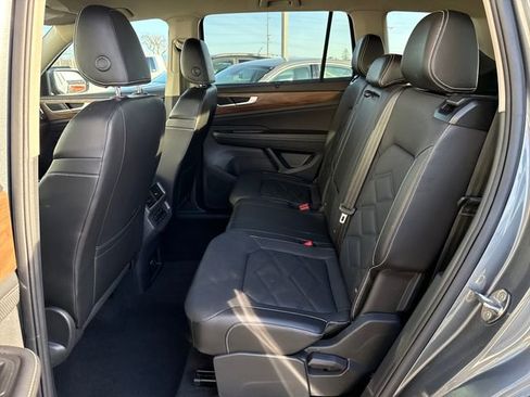 Used 2024 Volkswagen Atlas SE image 18