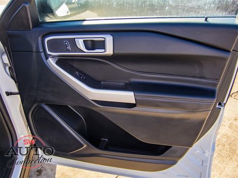 Used 2023 Ford Explorer XLT w/ Equipment Group 202A image 20