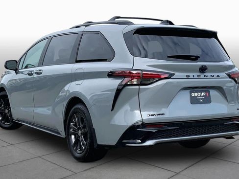 Used 2025 Toyota Sienna XSE w/ XSE Plus Package AWD/4WD image 12