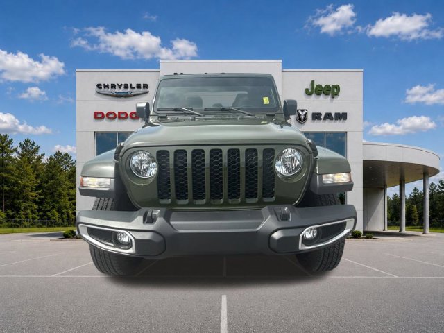 Used 2023 Jeep Gladiator Sport AWD/4WD image 5