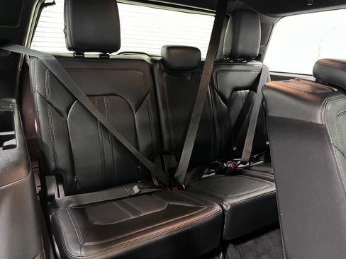 Used 2019 Ford Expedition Limited w/ Equipment Group 302A AWD/4WD image 32