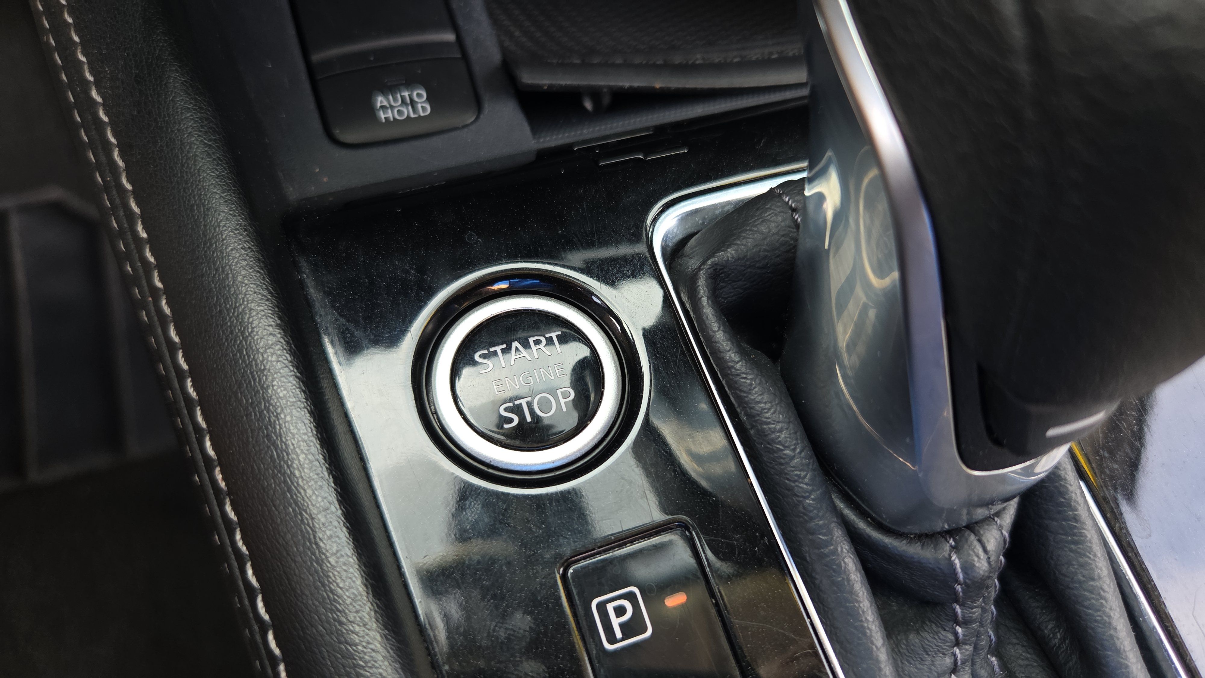 Used 2024 Nissan Kicks SR FWD image 22