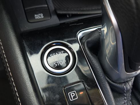 Used 2024 Nissan Kicks SR FWD image 22