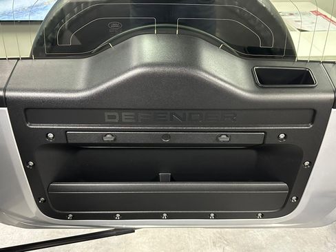 Used 2020 Land Rover Defender 110 First Edition image 45