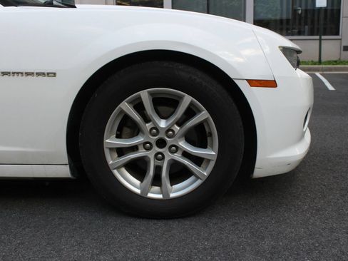 Used 2015 Chevrolet Camaro LT RWD image 4