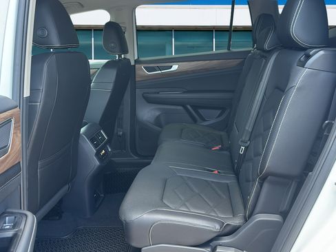 New 2026 Volkswagen Atlas SE FWD image 15