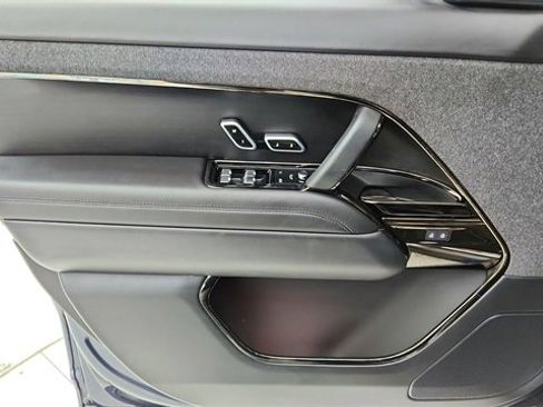 Used 2025 Land Rover Range Rover Sport Dynamic SE image 34