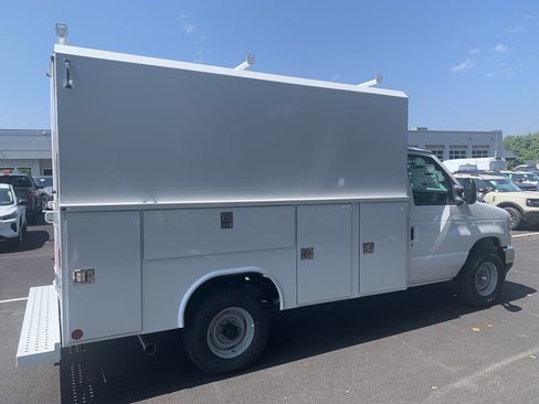 New 2026 Ford E-350 and Econoline 350 Super Duty w/ Power Equipment Group image 4