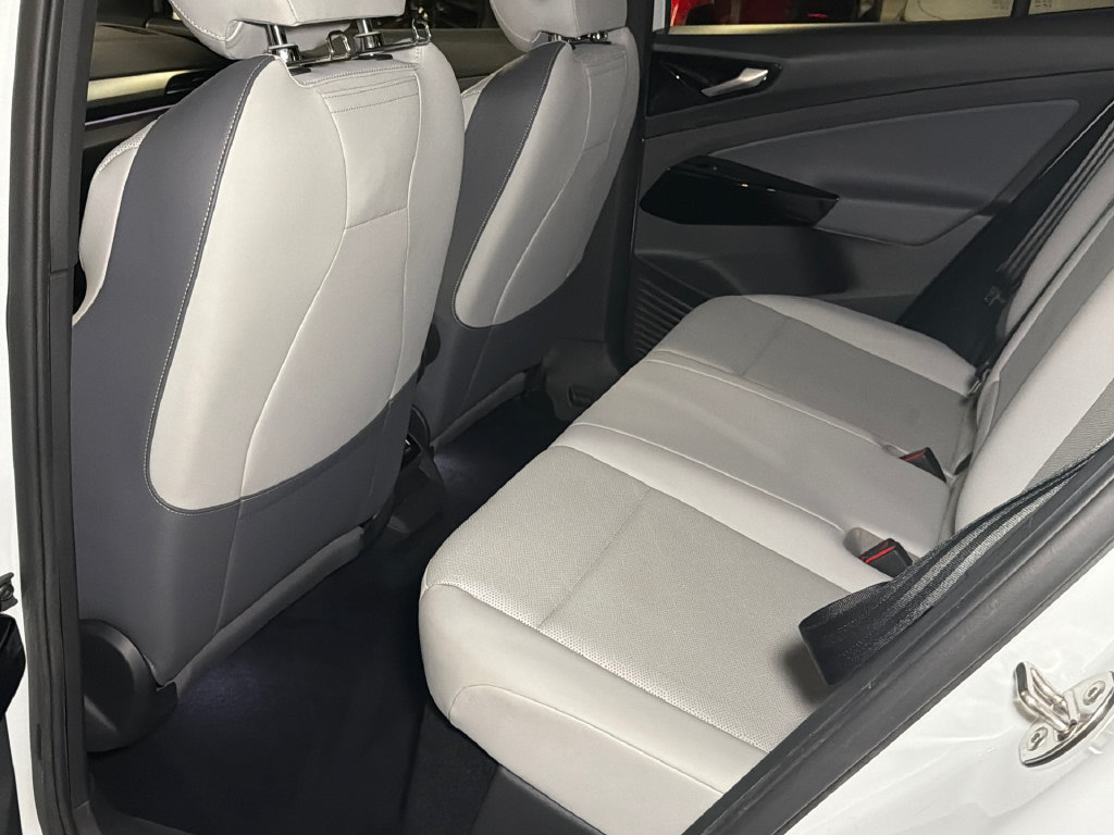 Used 2021 Volkswagen ID.4 Pro S RWD image 17
