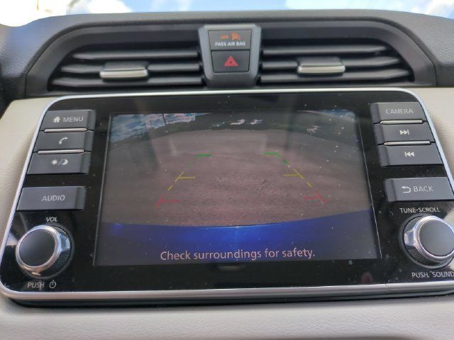 Used 2021 Nissan Versa SV FWD image 12
