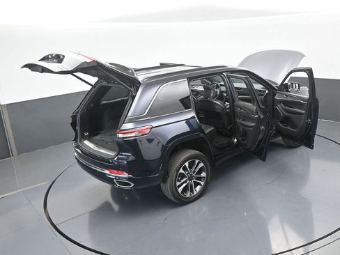 Used 2024 Jeep Grand Cherokee Overland w/ Luxury Tech Group IV image 76