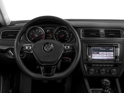 Used 2016 Volkswagen Jetta Sport image 6