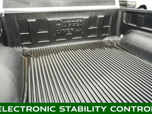 Used 2022 RAM 1500 Classic SLT image 5