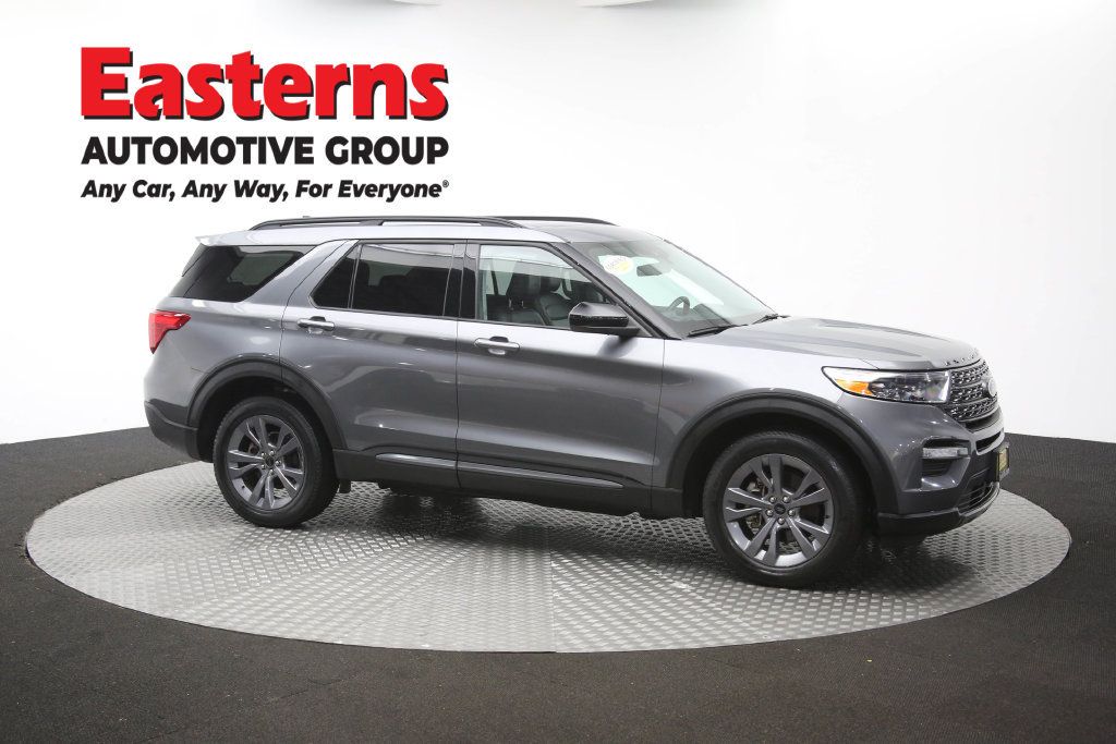 Used 2022 Ford Explorer XLT w/ Equipment Group 202A AWD/4WD image 52