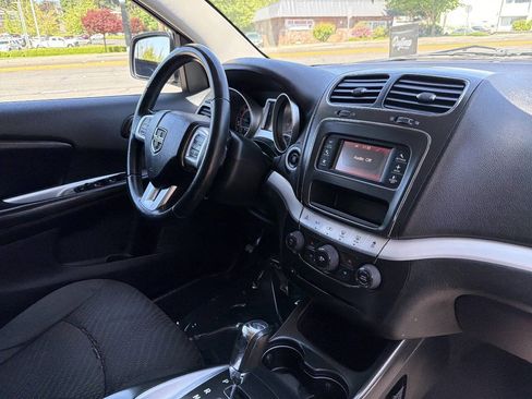Used 2012 Dodge Journey FWD image 18