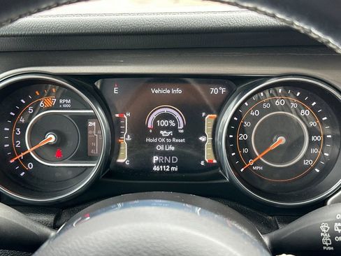 Used 2020 Jeep Wrangler Unlimited Sahara image 24