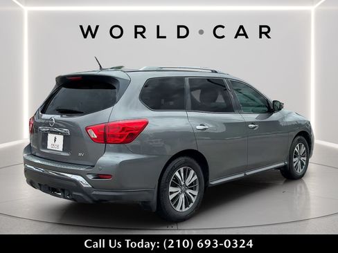 Used 2017 Nissan Pathfinder SV FWD image 7
