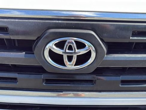 Used 2017 Toyota Tacoma SR5 w/ Tow Package AWD/4WD image 27