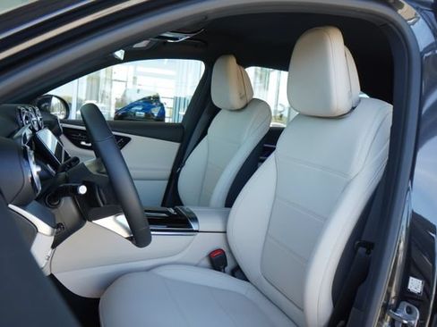 Used 2026 Mercedes-Benz GLC 300 image 24