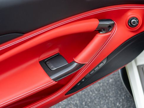 Used 2022 Ferrari F8 Tributo RWD image 32