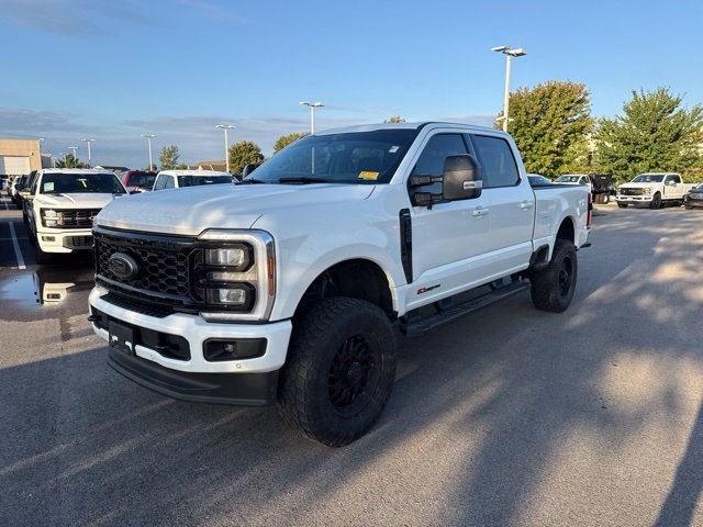 Used 2025 Ford F250 Lariat w/ Lariat Ultimate Package AWD/4WD image 3