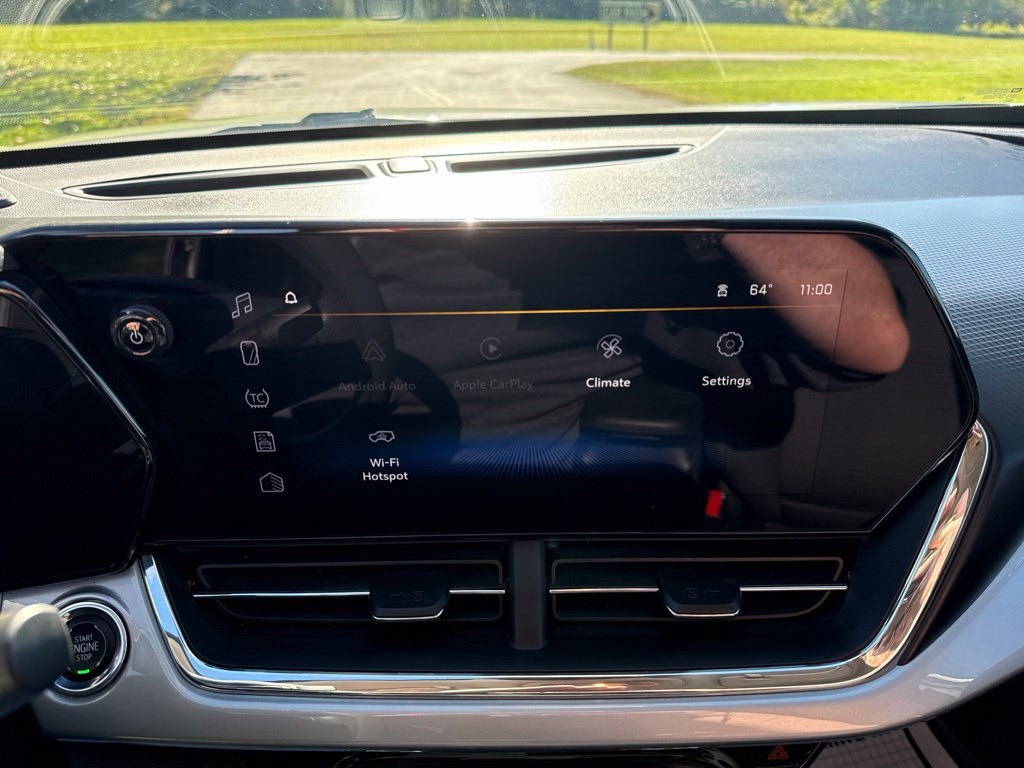 Used 2025 Chevrolet Trax LT FWD image 21