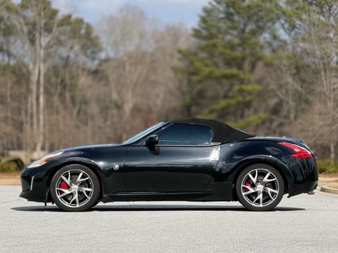 Used 2014 Nissan 370Z Touring w/ Sport Package image 6