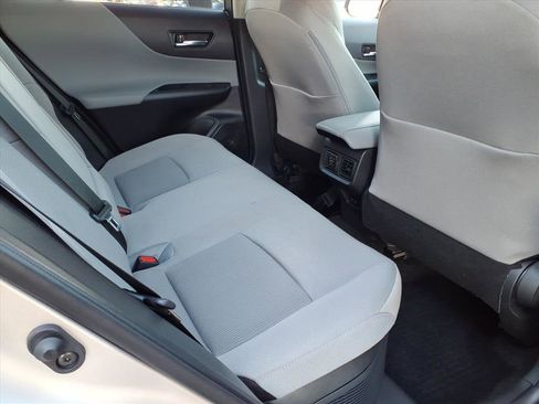 Certified 2023 Toyota Venza LE image 9