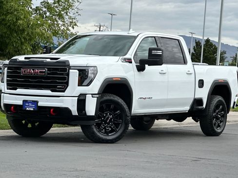 Used 2025 GMC Sierra 2500 AT4 AWD/4WD image 1