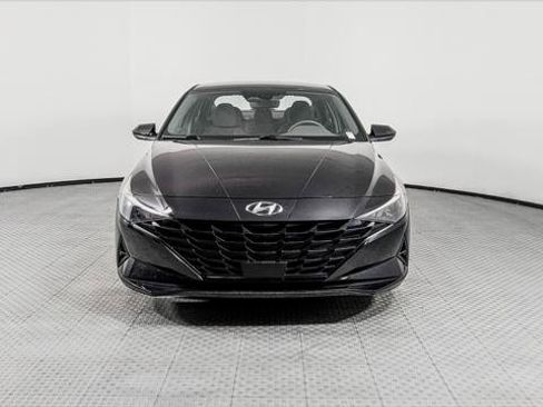 Used 2023 Hyundai Elantra SEL w/ Convenience Package FWD image 12