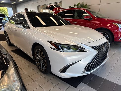 Used 2024 Lexus ES 350 Ultra Luxury w/ Accessory Package (Z2) FWD image 1