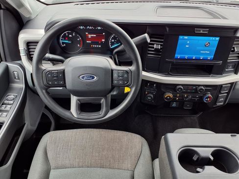 Used 2025 Ford F350 XLT image 5