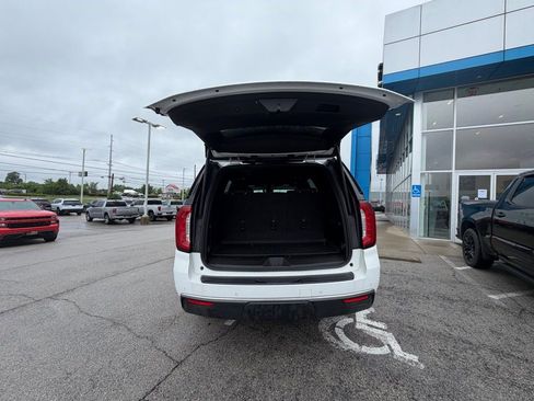 Used 2022 GMC Yukon SLT w/ SLT Premium Package AWD/4WD image 6