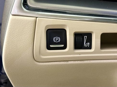 Used 2017 Cadillac XT5 Luxury w/ Driver Awareness Package FWD image 10