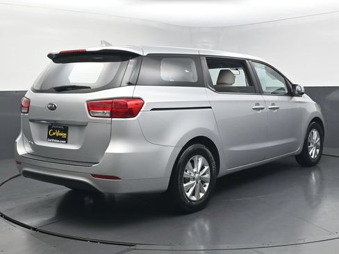 Used 2018 Kia Sedona L FWD image 5