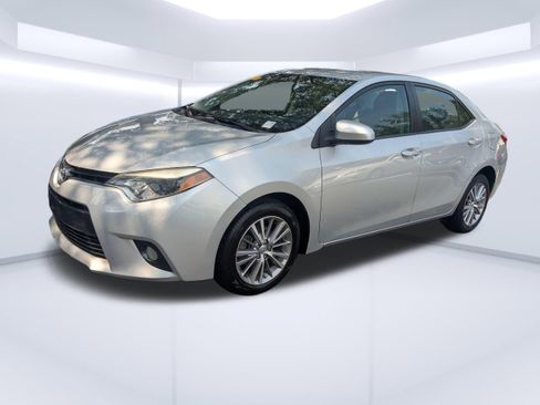 Used 2015 Toyota Corolla LE FWD image 8