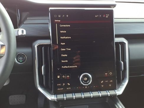 New 2026 GMC Acadia Elevation w/ Elevation Premium Package image 25