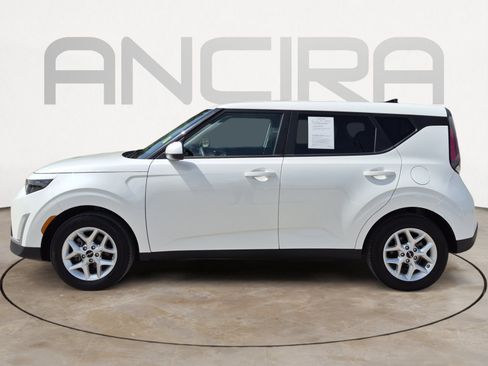Used 2025 Kia Soul LX w/ LX Technology Package FWD image 7